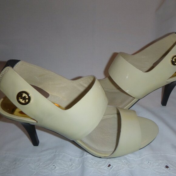 MK Michael Kors Patent Leather beige LOGO MK Sandal Heels Size 7.5M EUC - Picture 1 of 5